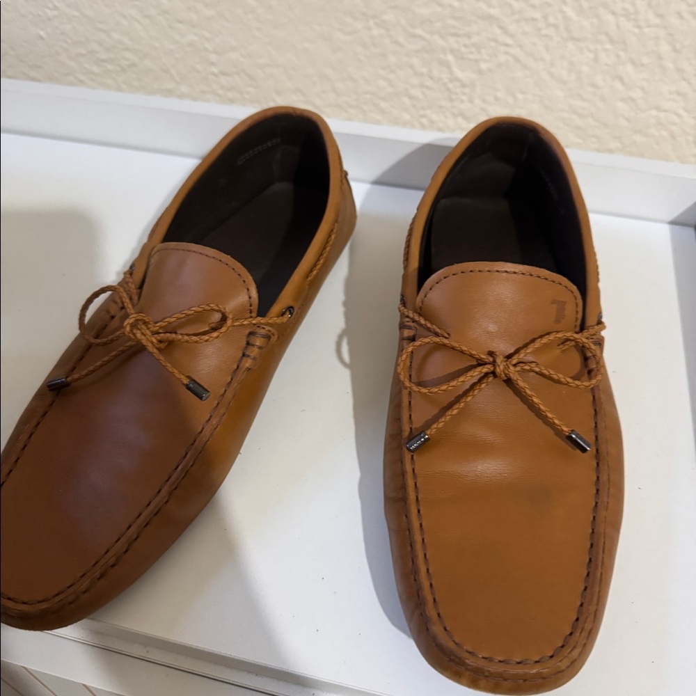 Tods excellent condition driver loafers